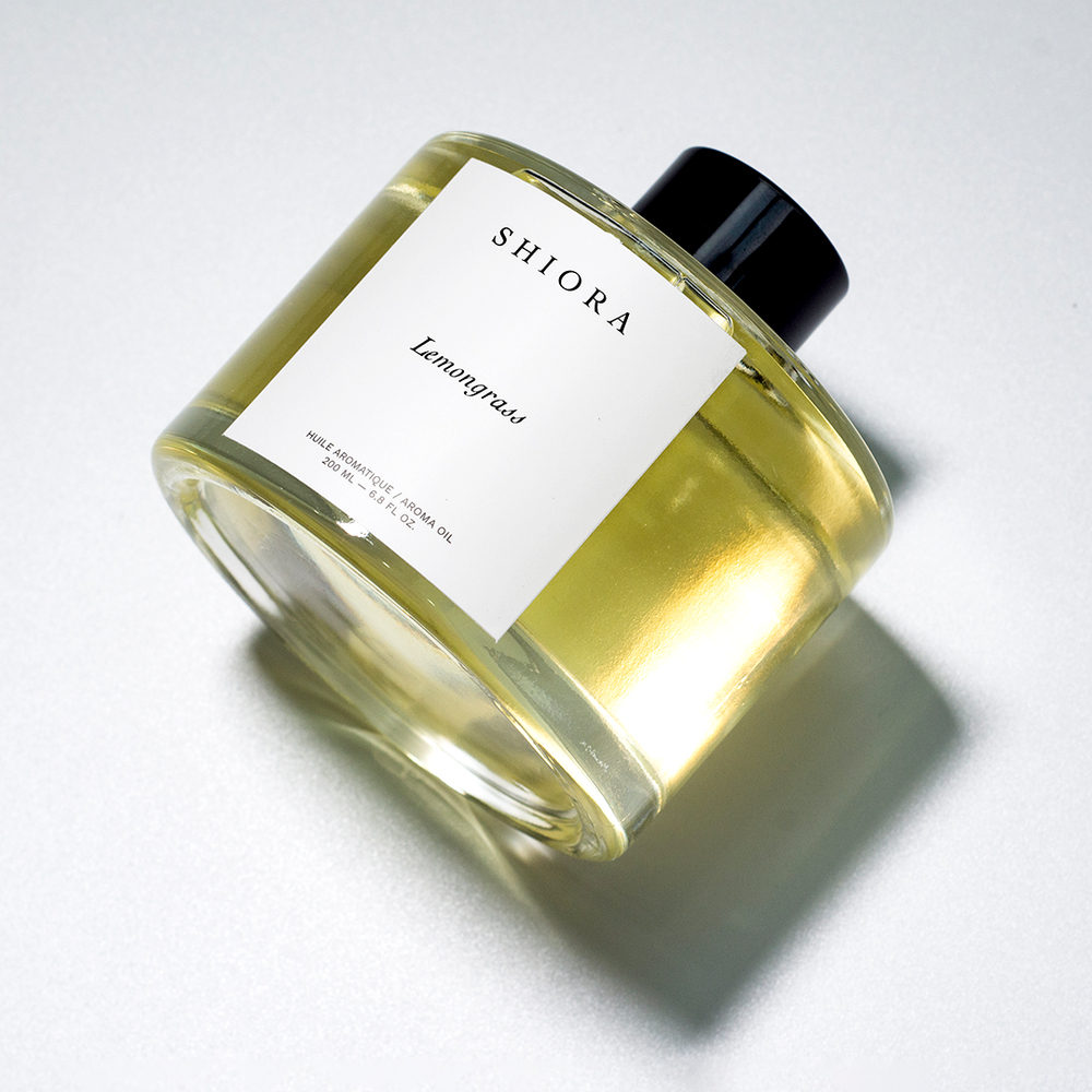 Lemongrass is a tropical, grassy scent extracted from the leaves and stalks of the lemongrass plant. Lemongrass has a powerful citrus scent that repels most household pests. Our Lemongrass infusion is specially blended to transform a space.