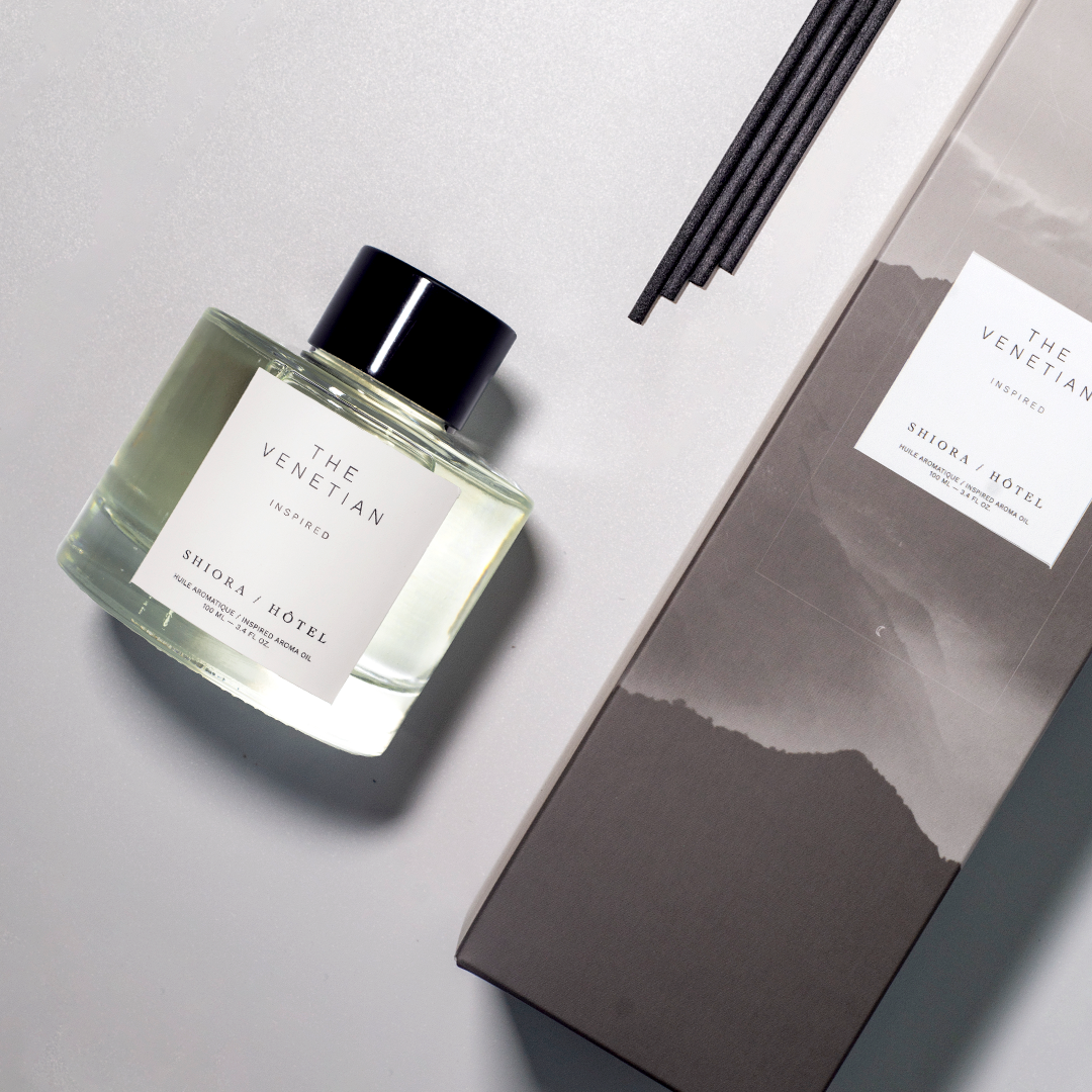 The Venetian Hotel scent is an airy Mediterranean marine note combined with the freshness of sweet Melon, Rose and Lily of the Valley ending with Woods with top notes of Grapefruit, Green Apple, Melon, Ozone; mid notes of Damascena Rose, Lily of the Valley; and base notes of Woods, Musk. 
